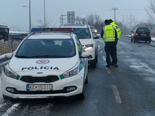 Polícia na území Košického kraja sprísnila kontroly protipandemických opatrení