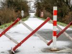 Rakúsko a Nemecko od piatka sprísnia podmienky vstupu do krajiny
