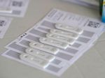 Vo štvrtok pribudlo vyše 100 úmrtí a takmer 3000 nakazených koronavírusom