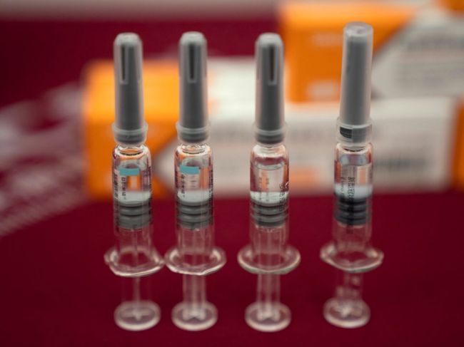 Do Srbska priviezli milión dávok vakcíny od čínskej firmy Sinopharm