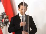 Rakúšania sa predbiehajú pri očkovaní, podozrenia preverí vláda