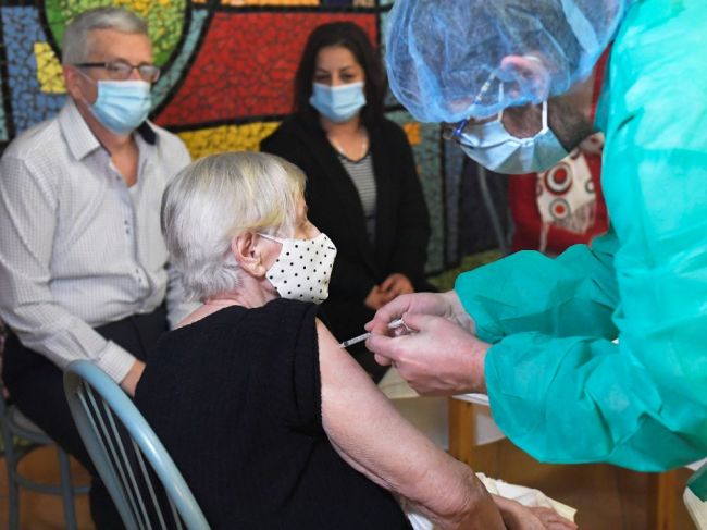 Krajčí: O očkovanie môžu požiadať aj seniori nad 85 rokov