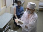 Ruská vakcína je účinná voči všetkým kmeňom koronavírusu, tvrdí výrobca