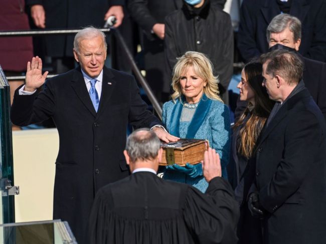 Joe Biden zložil prísahu, stal sa 46. prezidentom USA