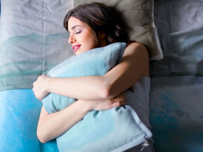 10 nezvyčajných tipov, ktoré vám pomôžu rýchlo zaspať: Číslo 10 si zamilujete!