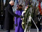 Biden a Harrisová si uctili padlých vojakov na Arlingtonskom cintoríne