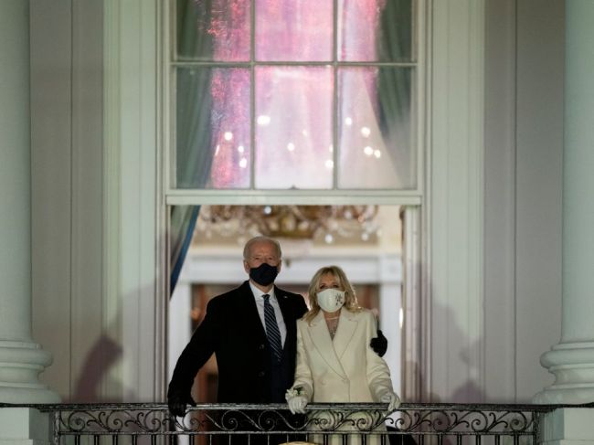 Biden podpísal 15 výkonných nariadení vrátane zotrvania USA vo WHO