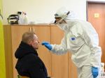 Koronavírus na Slovensku: Pribudlo 2 464 nových prípadov nákazy a desiatky obetí