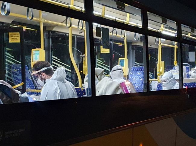 Bratislava spustí rezervačný systém pre odberové miesta vo vozidlách MHD