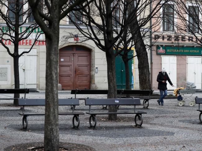 V Česku pribudlo 7435 nakazených, vláda predĺžila núdzový stav