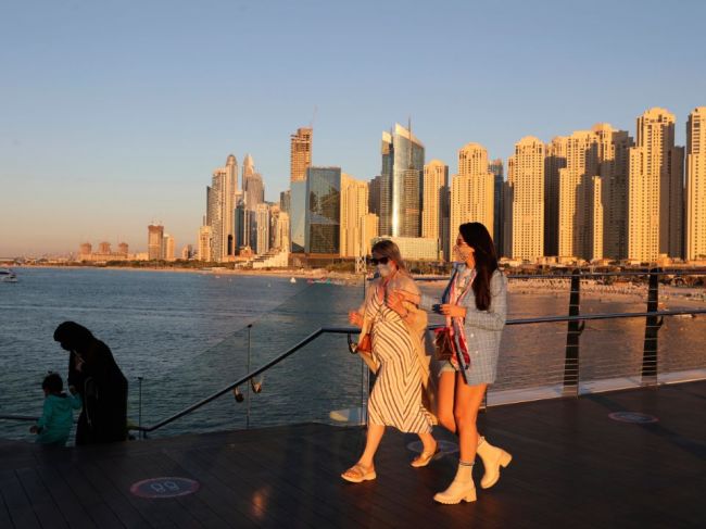 Dánsko pozastavilo lety z Dubaja, nedôveruje tamojším testom na koronavírus