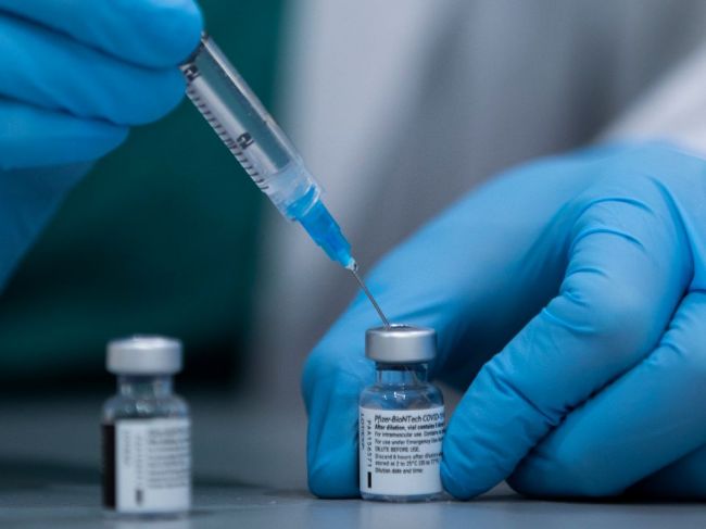 WHO a Pfizer sa dohodli na 40 miliónoch dávok vakcíny pre chudobné štáty