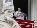 Pápež pre zdravotné problémy opäť zrušil verejné vystúpenia