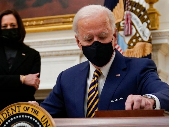 Biden obnoví zákaz cestovania z väčšiny Európy