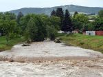 Vodohospodári varujú pred záplavami, na Zemplíne sa narušila hrádza