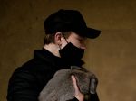 Francúzsko zakázalo nosenie niektorých látkových rúšok