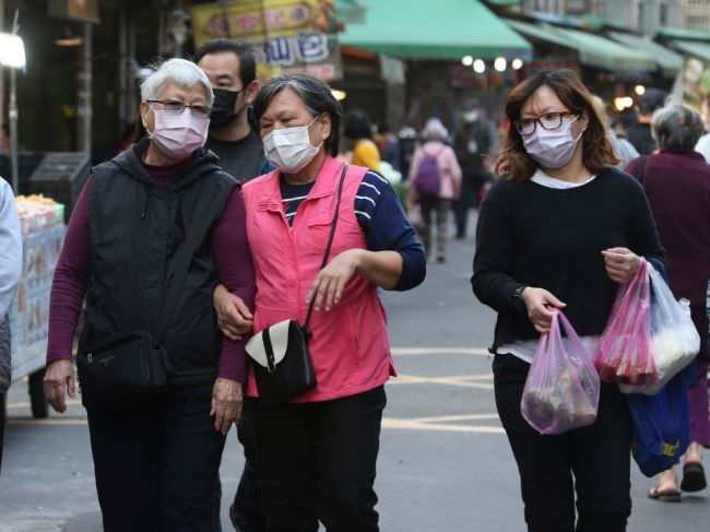 Taiwan pre dva prípady infekcie umiestnil do karantény 5000 osôb