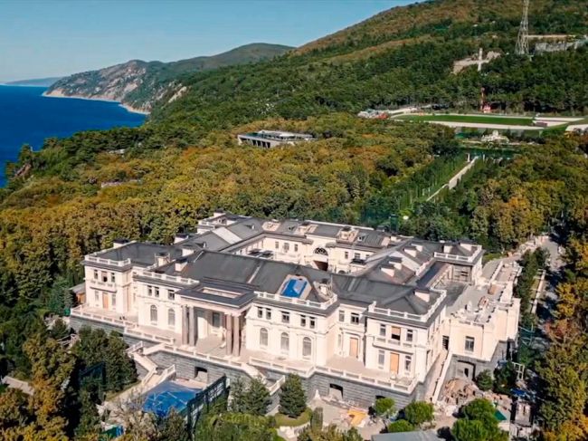 Kremeľ odmieta prezradiť mená majiteľov paláca na pobreží Čierneho mora