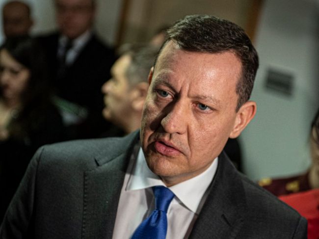 Via Iuris: Lipšic mohol na problém s previerkou verejne a včas poukázať