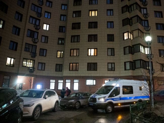 Polícia prehľadala Navaľného byt, sociálne siete dostanú pokuty