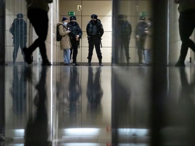 Polícia zadržala niekoľko Navaľného spolupracovníkov