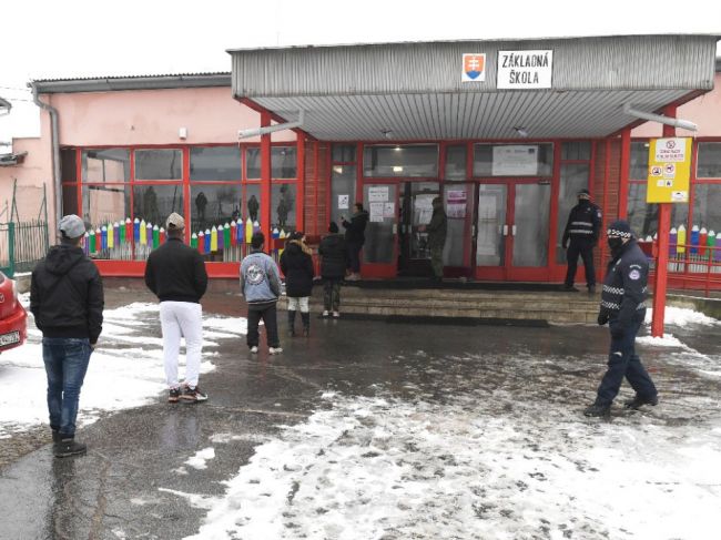 V Košiciach v piatok testovali vyše 20.000 ľudí, pozitivita je 0.9 %