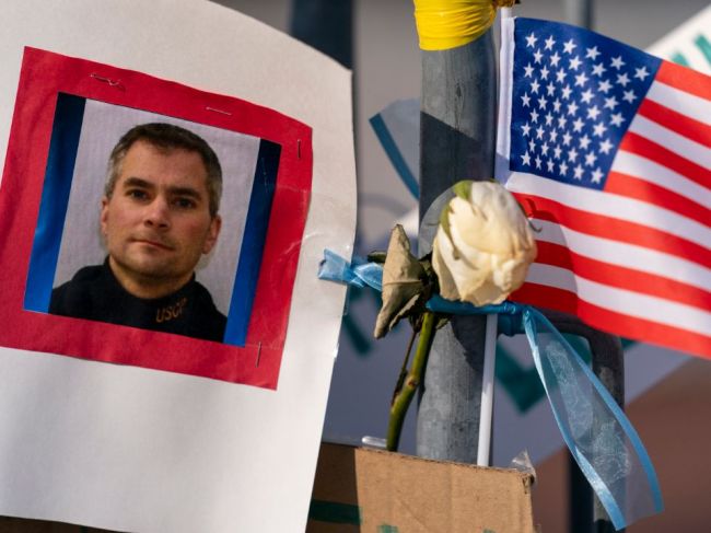 Telo policajta, ktorý zomrel po útoku na Kapitol, vystavia v Kongrese