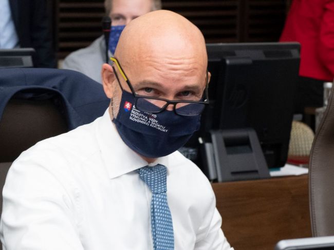 Bývalý šéf analytikov ministerstva školstva spochybňuje, ako vedenie pristúpilo k pandémii