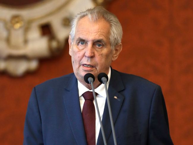 Miloš Zeman varoval Ústavný súd pred neriešiteľnou krízou