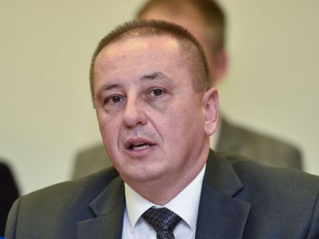 Koaliční poslanci žiadajú ponechanie otázky o druhej národnosti pri sčítaní ľudu