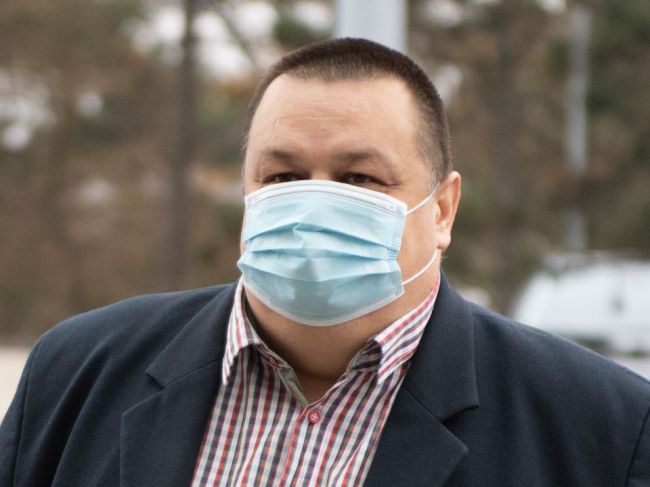 ÚVZ chce zistiť situáciu s britskou mutáciou, pretestuje pozitívne vzorky