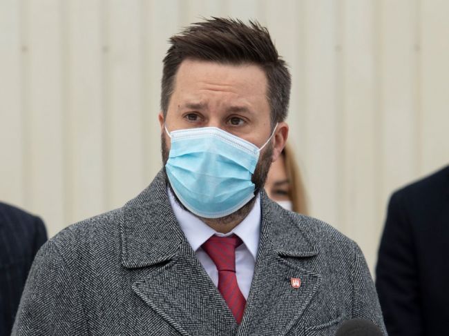 Vallo: Hájiť verejný záujem proti rôznym individuálnym záujmom je ťažké