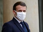 Macron sľúbil Francúzsku, že všekých, ktorí chcú, zaočkujú do "konca leta"