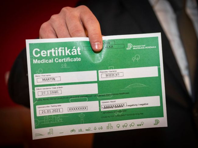V týchto okresoch treba na vstup do zariadení negatívny test