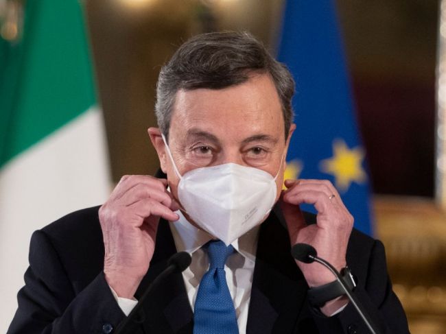 Taliansky prezident poveril bývalého šéfa ECB zostavením vlády