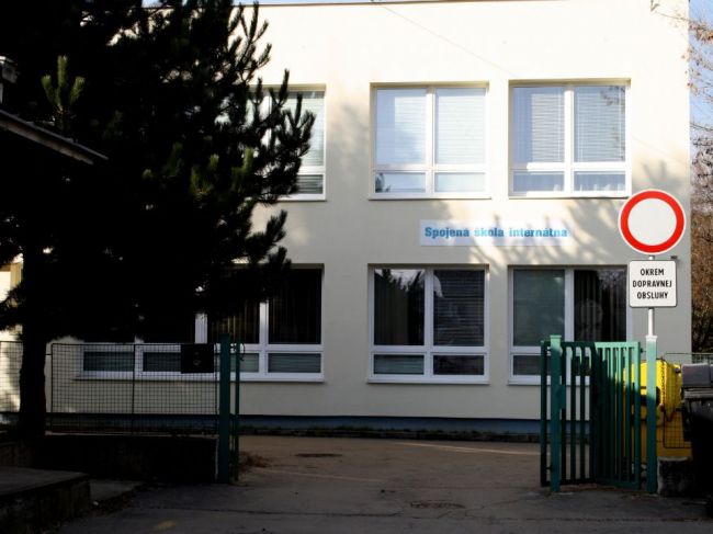 Školy na hornej Nitre budúci týždeň pre zlú epidemiologickú situáciu neotvoria