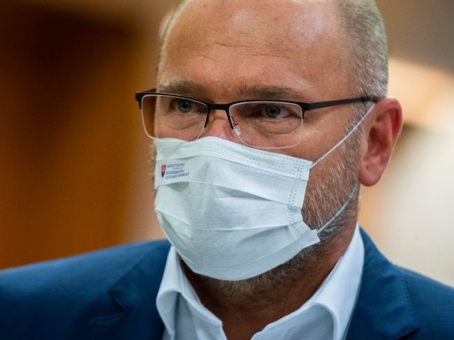 Matovič sa chce vyhnúť rokovaniu o otváraní škôl, Sulík chce diskutovať aj bez neho