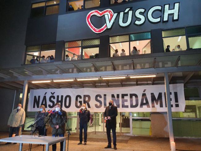 Odvolanému riaditeľovi VÚSCH vyjadrili podporu zamestnanci, LF UPJŠ aj mesto Košice