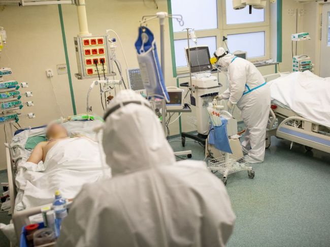 Na Slovensku máme viac ako 5000 obetí koronavírusu, pribudli tisíce nakazených