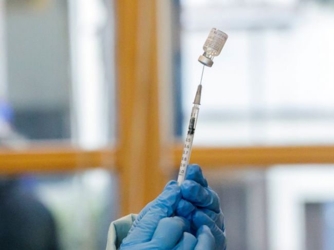 Ministerstvo zdravotníctva odmieta, že by v SR došlo k znehodnoteniu vakcíny Comirnaty