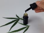 Kanabidiol by sa mal vyradiť zo zoznamu psychotropných látok