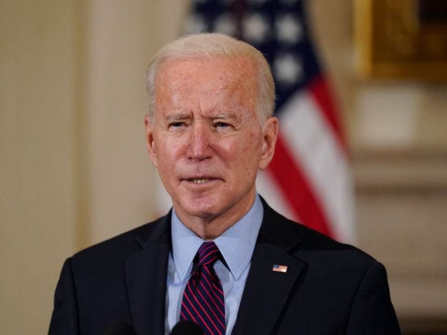 Biden: Trump by nemal mať prístup k tajným informáciám, správa sa nevyspytateľne