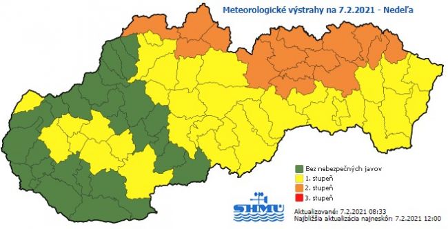 SHMÚ varuje pred poľadovicou a silným vetrom