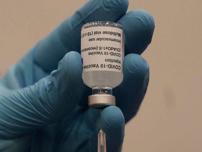 Vakcína AstraZeneca je menej účinná proti juhoafrickému variantu