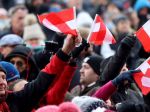 Protesty proti pandemickým opatreniam vo Viedni prilákali len malý počet ľudí