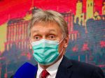 Rusi sa podľa Peskova vrátia k životu ako pred pandémiou v priebehu leta