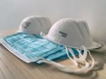 Rúško alebo respirátor? Úrad verejného zdravotníctva upresnil odporúčania