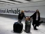 Ľudia prichádzajúci do Británie budú musieť absolvovať dva testy a karanténu