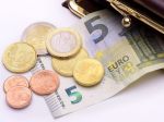 Polovica Slovákov zarobí podľa Profesie mesačne menej ako 830 eur