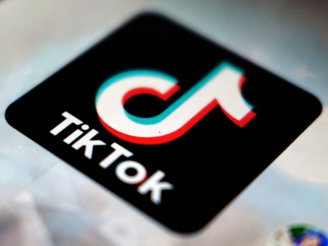 Oracle a Walmart odložilo na neurčito plány na kúpu americkej divízie TikTok